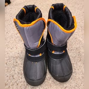 Sintetico Youth Size 2 Black Orange Winter Weather Resistant Snow Boots Boy Girl